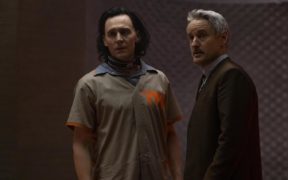 Tom Hiddleston's Loki and Owen Wilson's Mobius Stand Together in Loki Episode 1