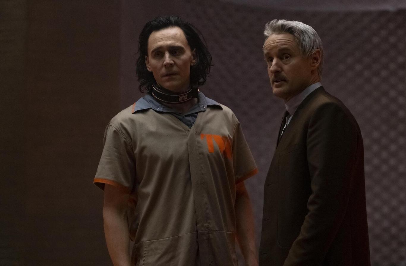 Tom Hiddleston's Loki and Owen Wilson's Mobius Stand Together in Loki Episode 1